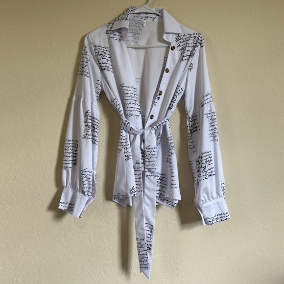 Women’s White Script Print Robe Style Blouse with Belt. Size M - Picture 3 of 4
